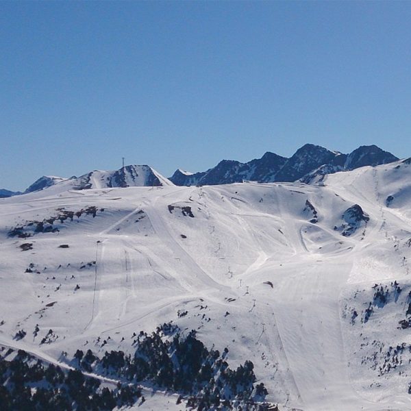 ski in pyrenees